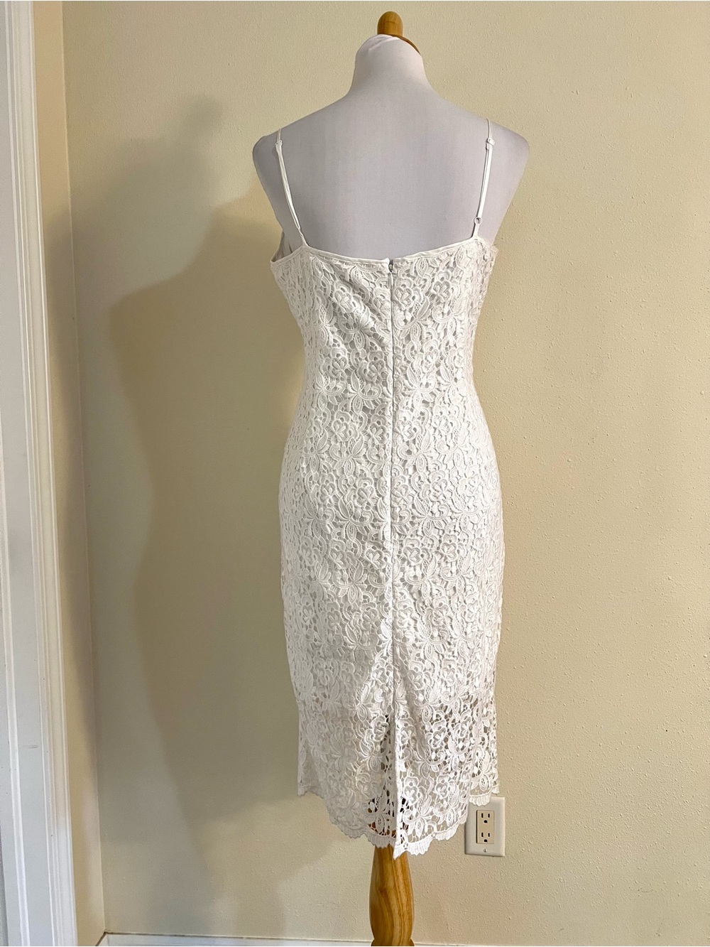 WHBM White Lace Crochet Floral Sheath Dress Size 10 Sleeveless bridal party lux - Picture 8 of 12